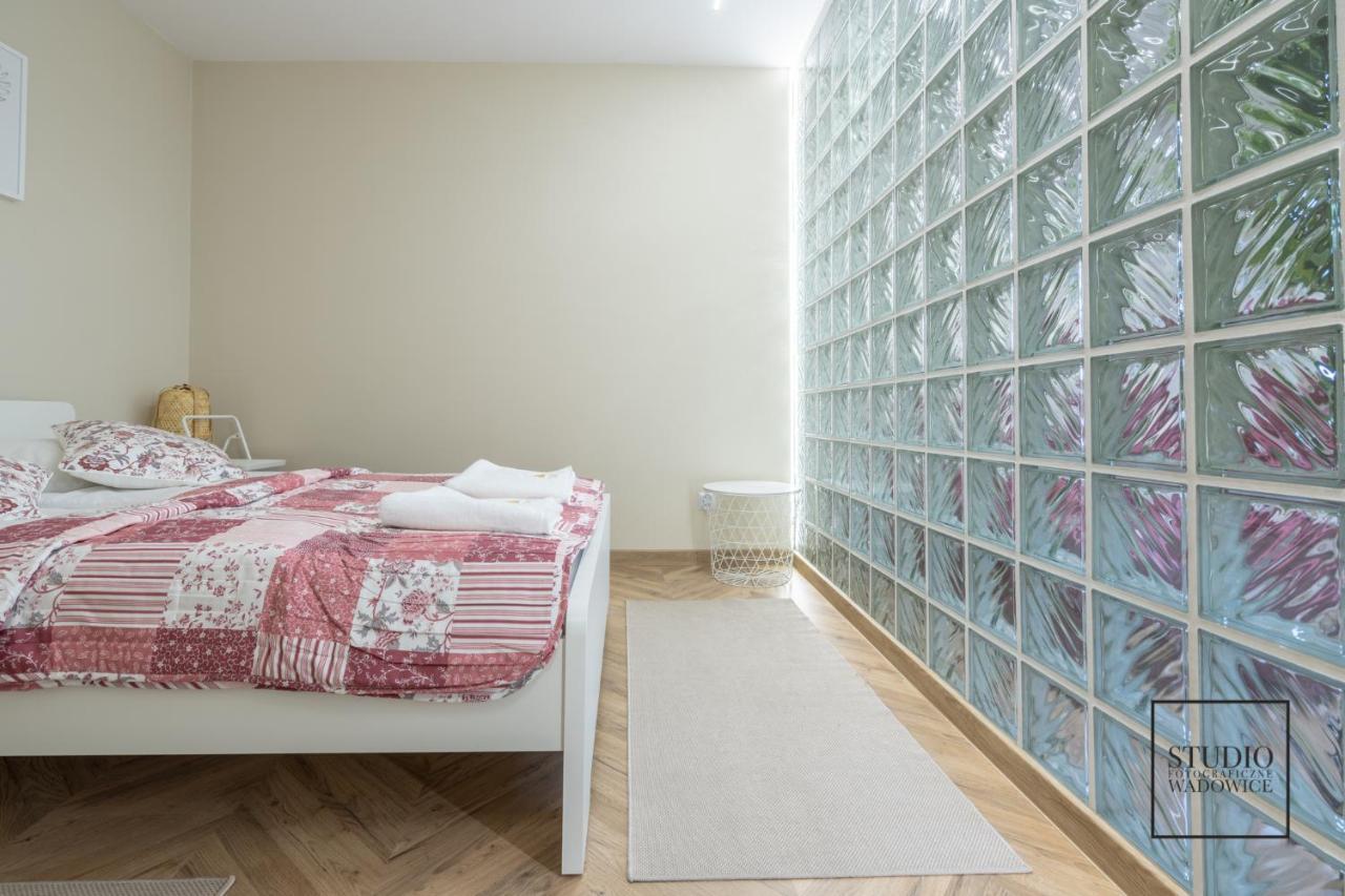 Апартаменты Apartament Karminowy Вадовице Экстерьер фото